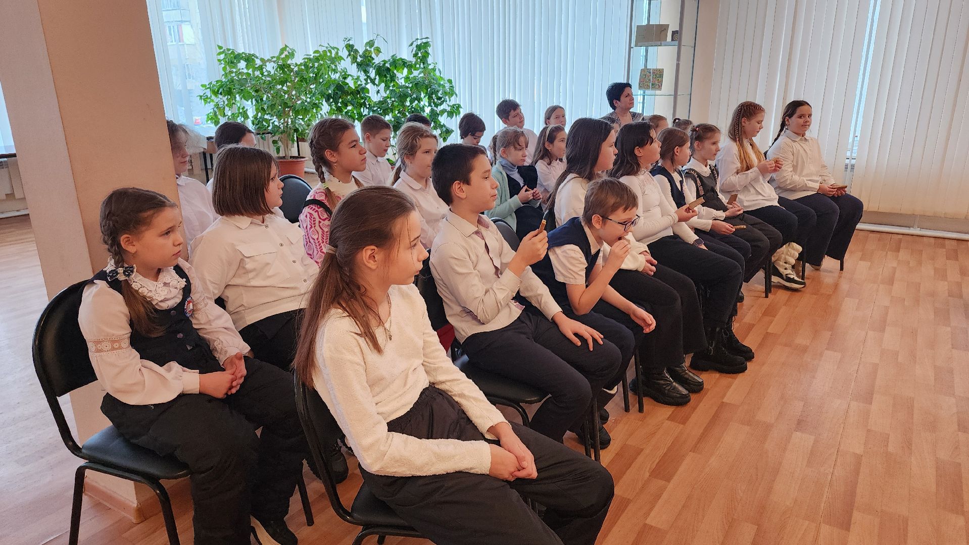 кашира, час мужества, блокада ленинграда, школьники, центральная библиотека, патриотическое воспитание, ВОВ,