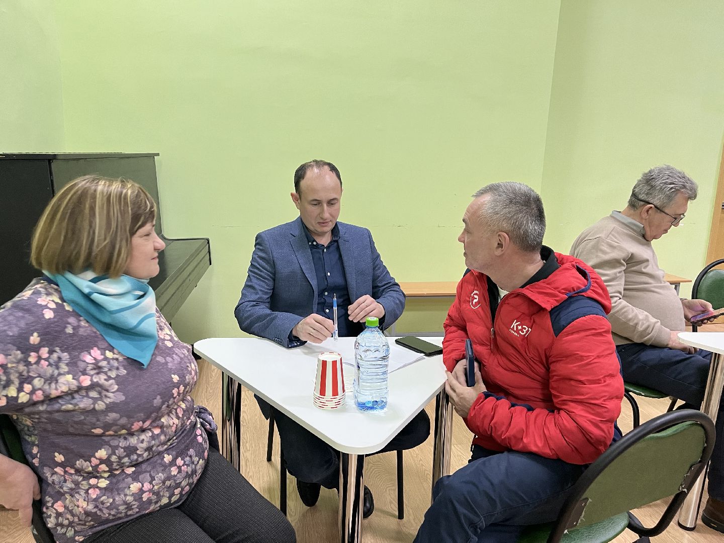 Шаховская, выездная администрация, люди, собрание,