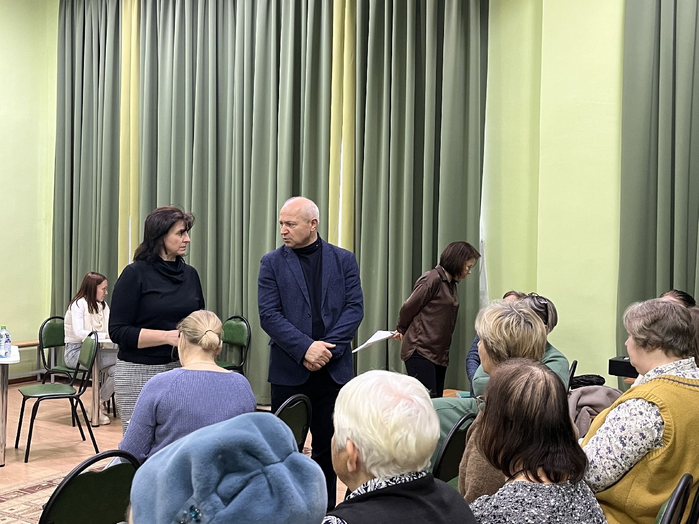 Шаховская, выездная администрация, люди, собрание,