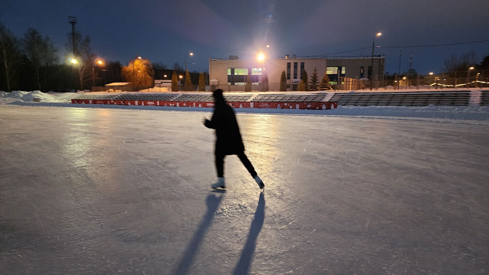 кашира, каток, день студента, Татьянин день, массовое катание, молодая гвардия, праздник,