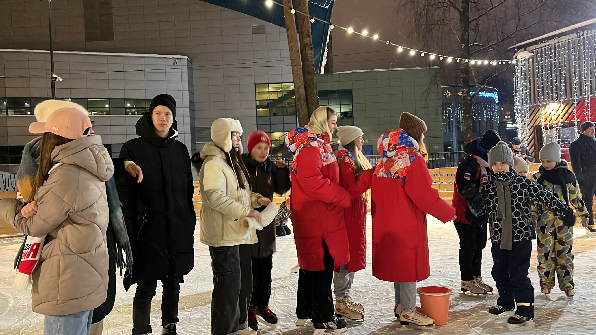волонтерский центр, каток в парке, волонтерское движение, день студента,