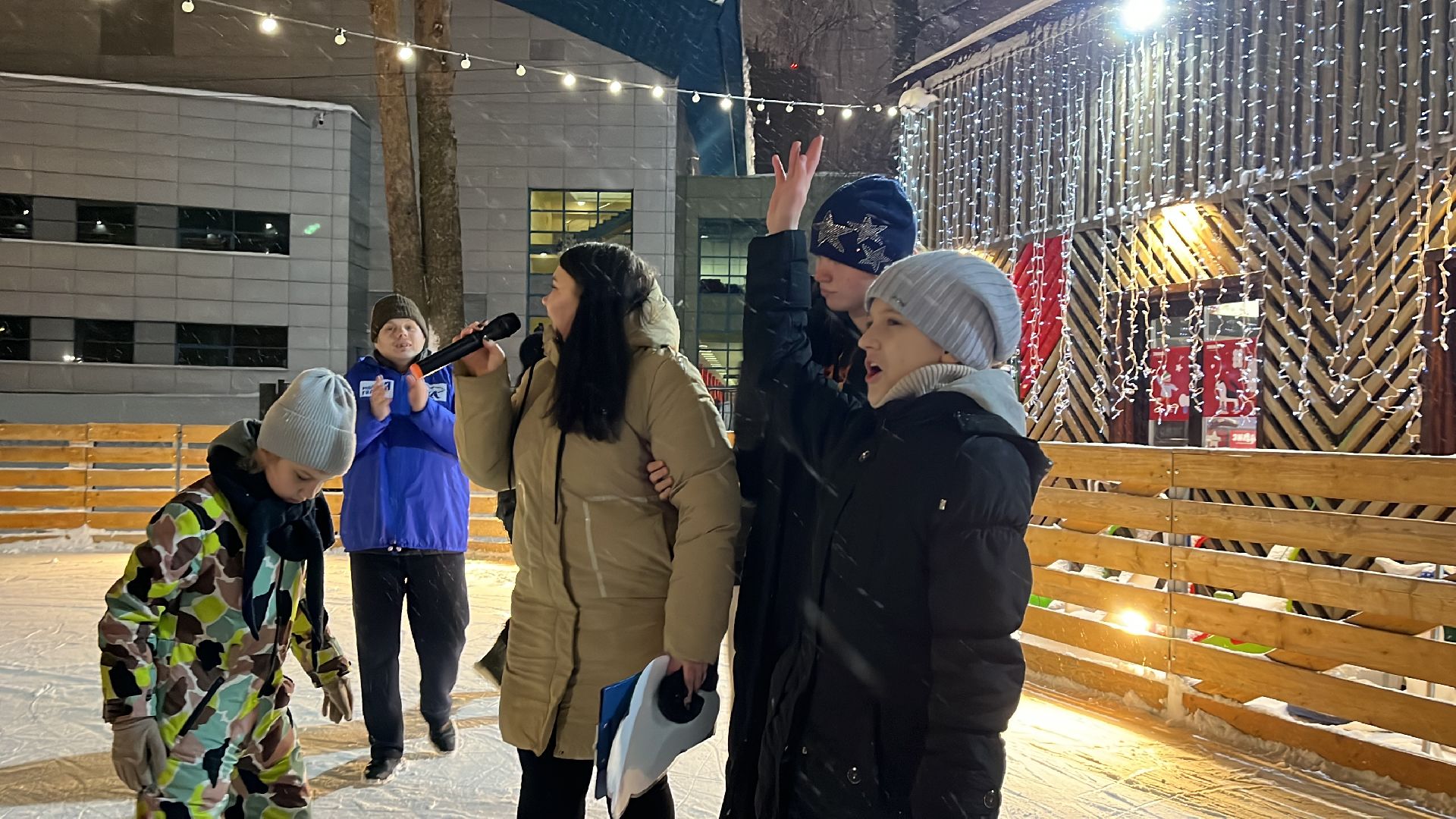 волонтерский центр, каток в парке, волонтерское движение, день студента,