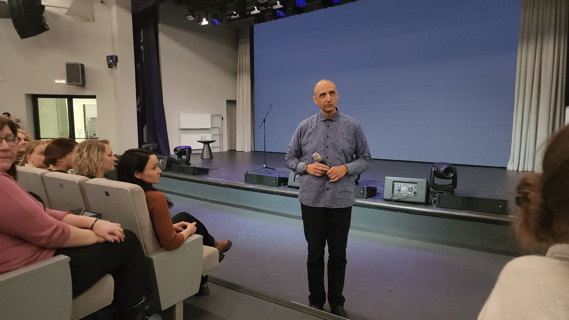 долгопрудный, технопарк, лекторий, гуманная педагогика, Паата Амонашвили, физтех-лицей,