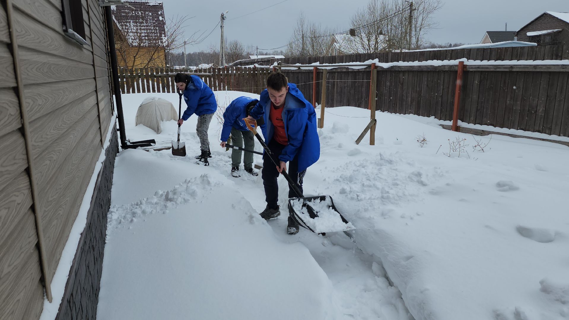 серпухов, молодая гвардия, блокадники, волонтеры, доброе дело,