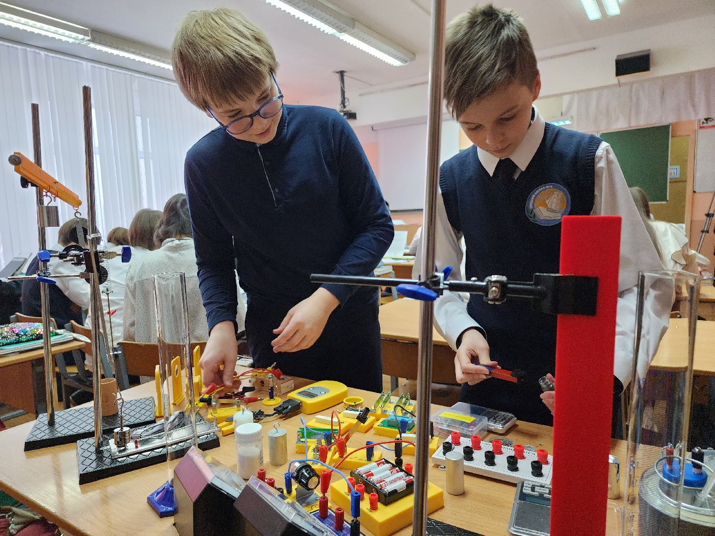 Серпухов, подмосковье, инициативное бюджетирование, школа, урок физики,