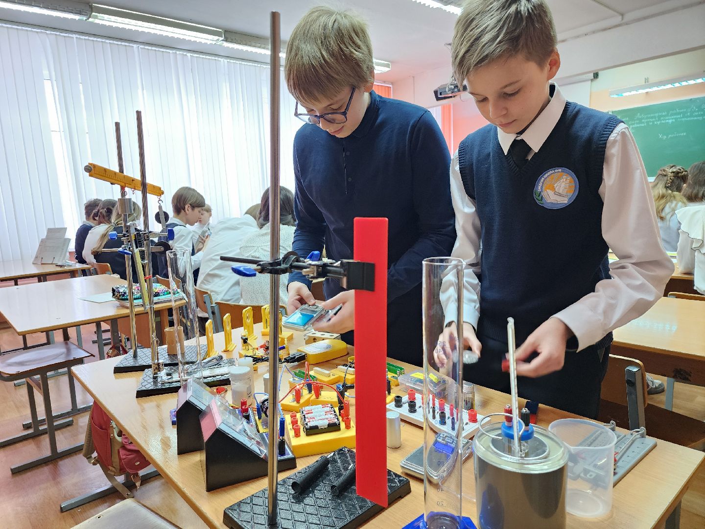 Серпухов, подмосковье, инициативное бюджетирование, школа, урок физики,