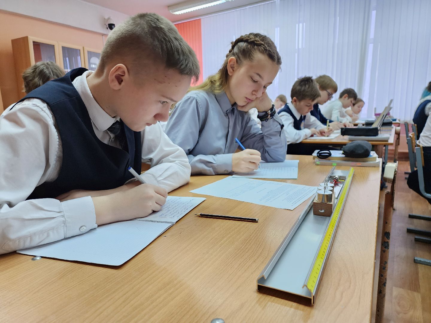 Серпухов, подмосковье, инициативное бюджетирование, школа, урок физики,