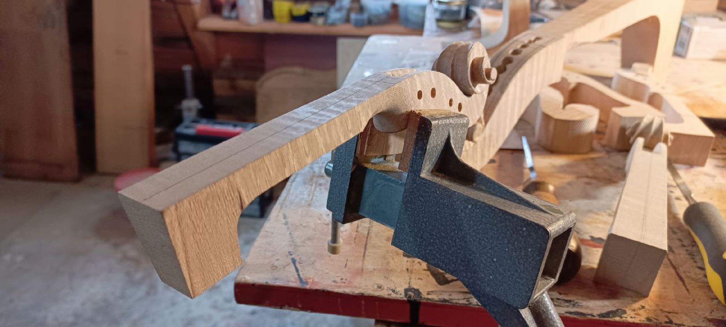 Дмитров, Деденево, Скрипичный мастер Андрей Зубенко,