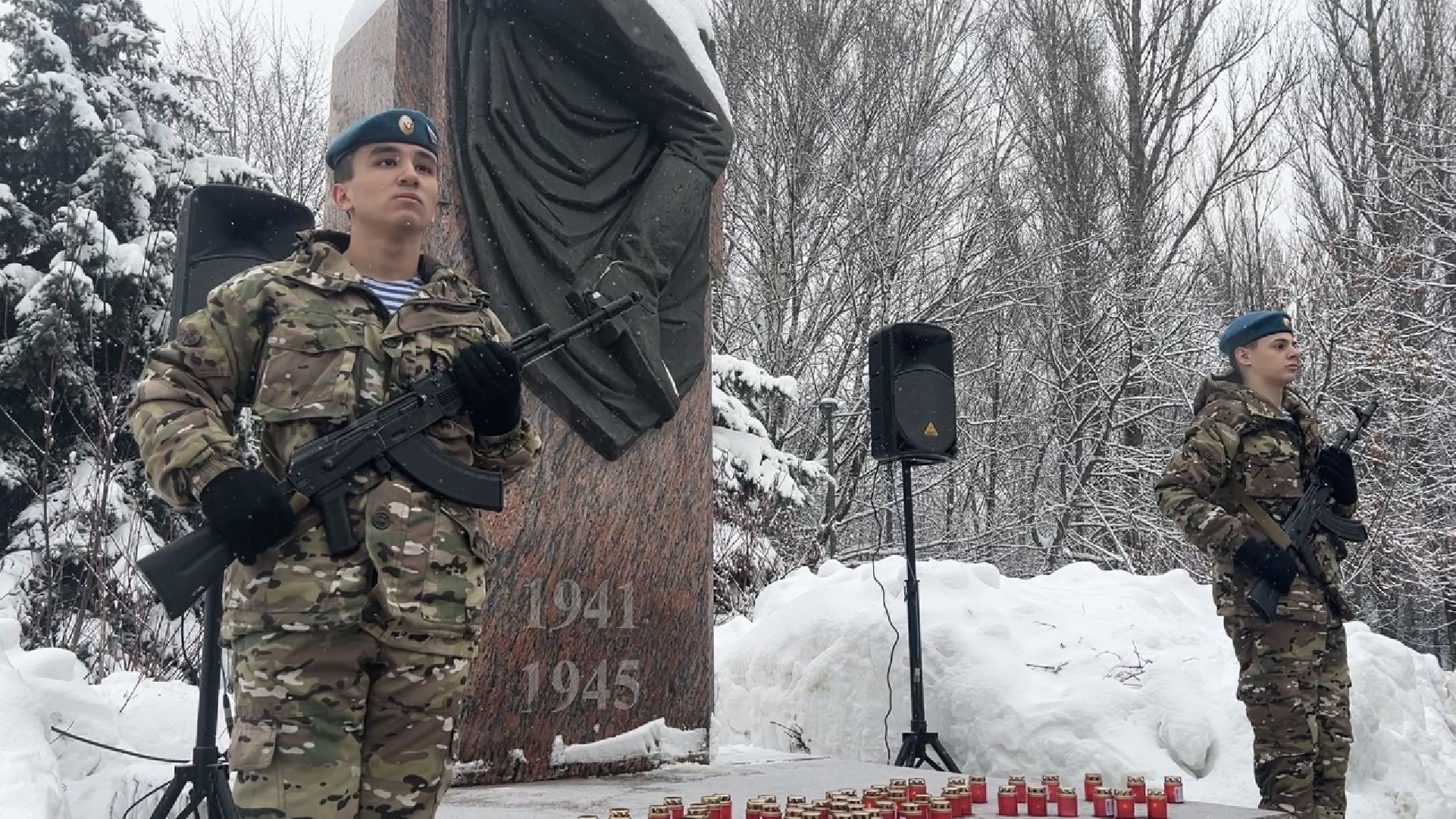 химки, общество, акция памяти, блокада ленинграда, блокадный хлеб, возложение цветов,