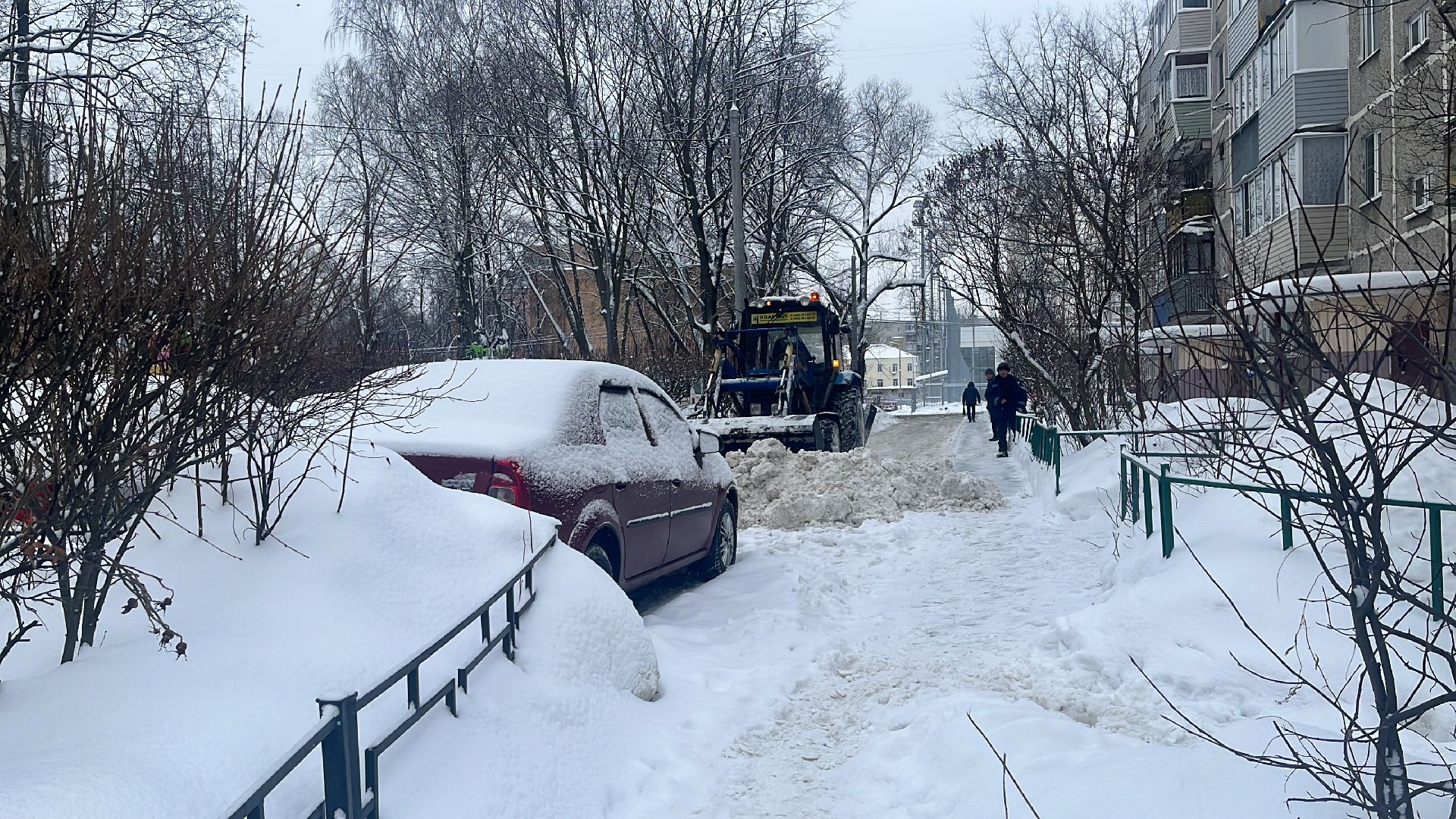 снег, уборка снега, уборка дворов,