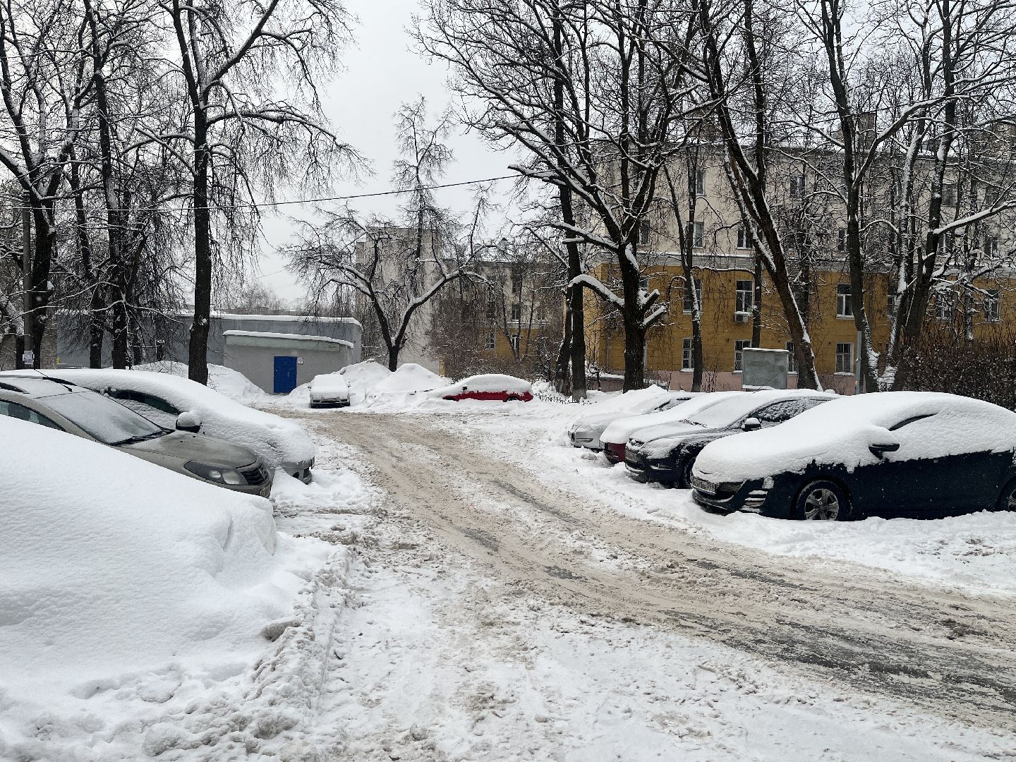 снег, уборка снега, уборка дворов,