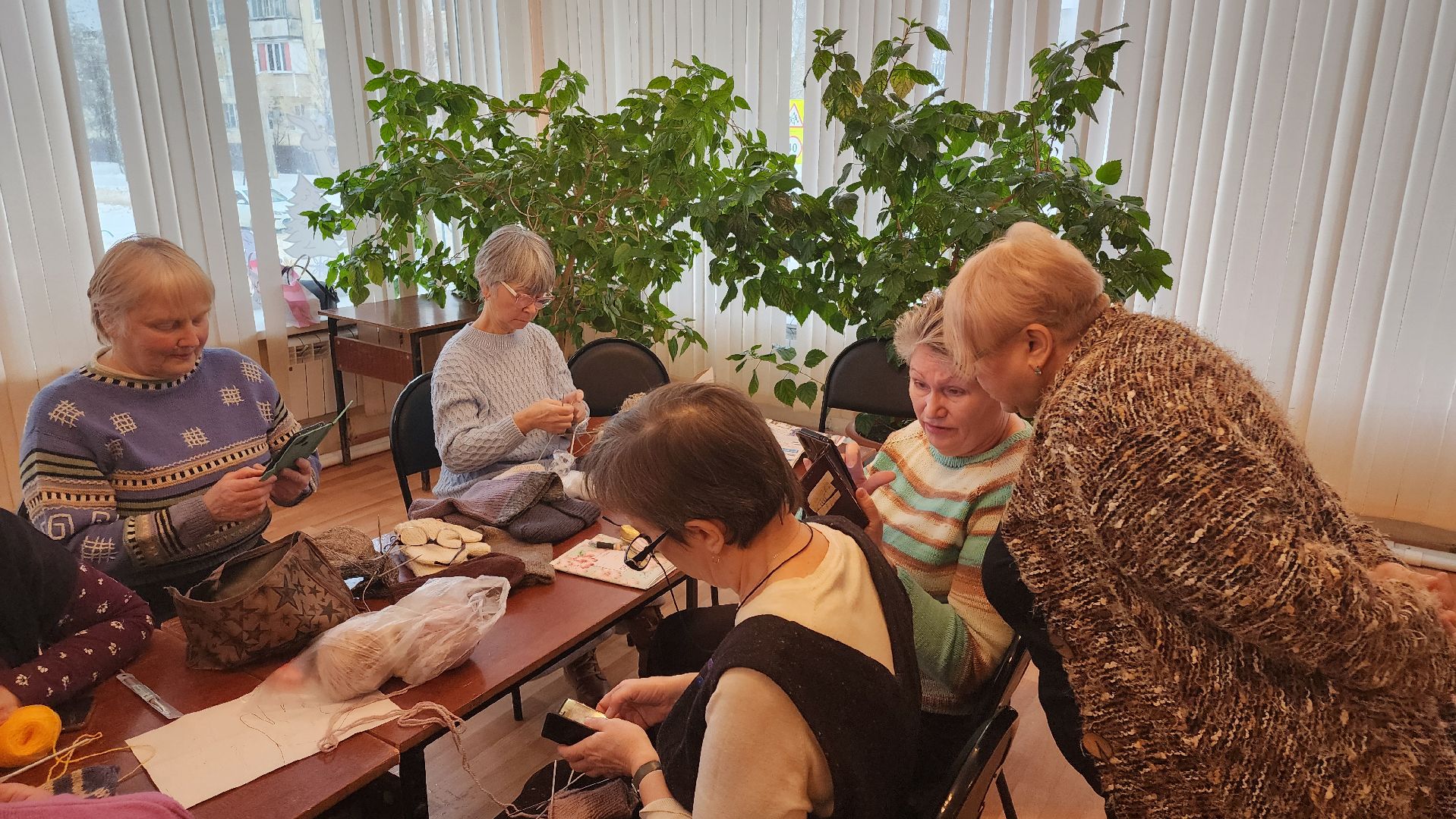 кашира, волшебный клубок, вязание, носки, варежки, сироты, сво,