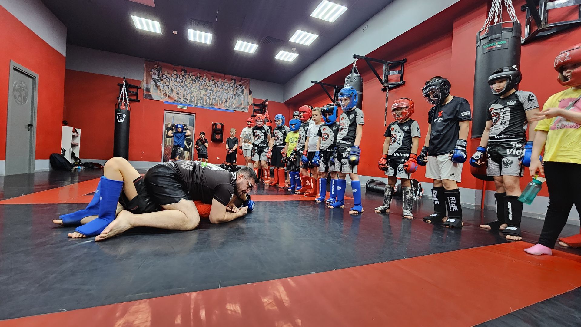 Артур Варданян, клуб единоборств, спортклуб QChain, Видное, Подмосковье, Единоборства, Федерация бокса,