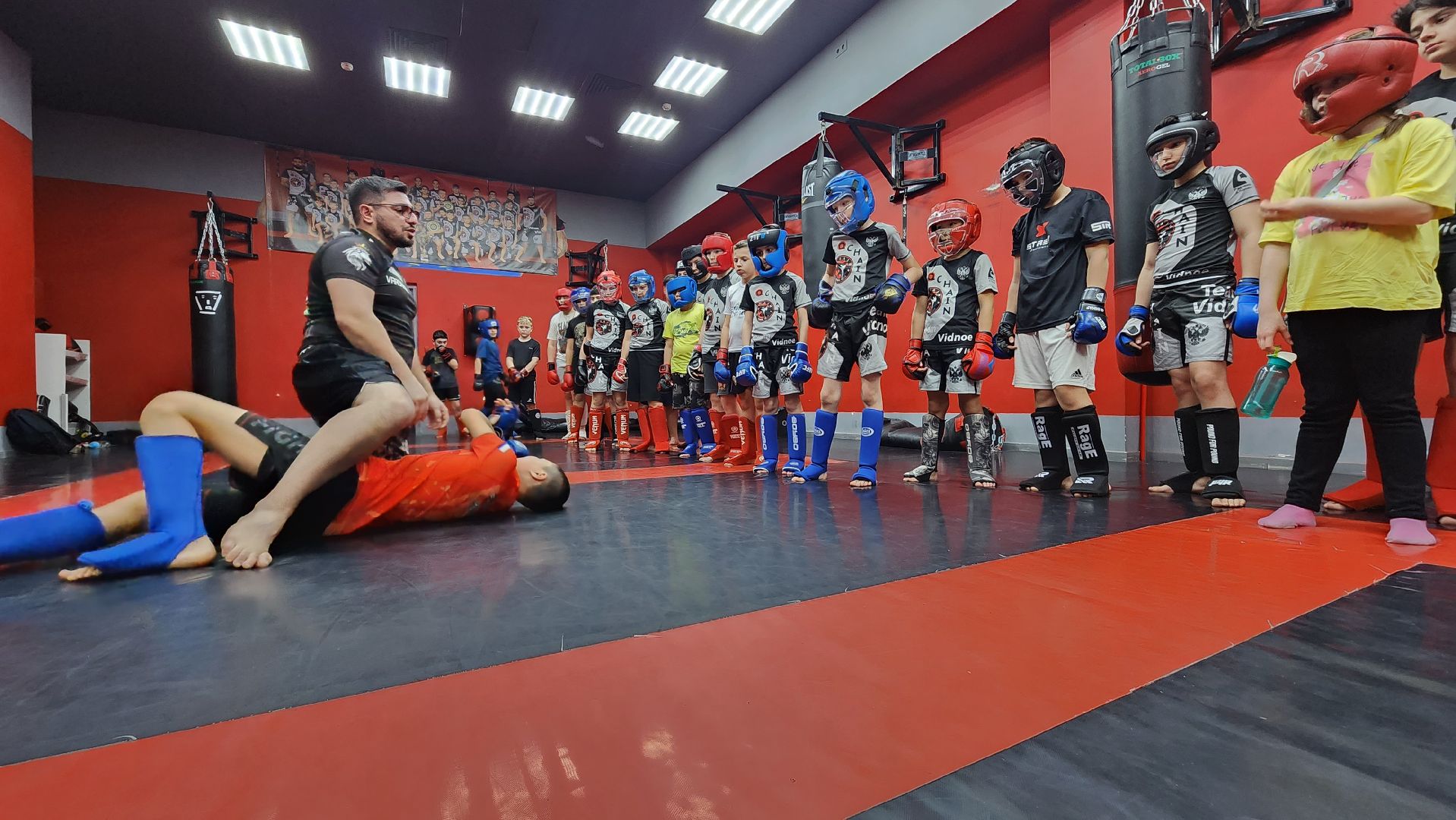 Артур Варданян, клуб единоборств, спортклуб QChain, Видное, Подмосковье, Единоборства, Федерация бокса,