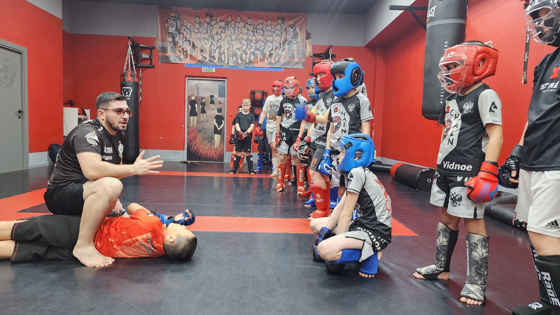 Артур Варданян, клуб единоборств, спортклуб QChain, Видное, Подмосковье, Единоборства, Федерация бокса,