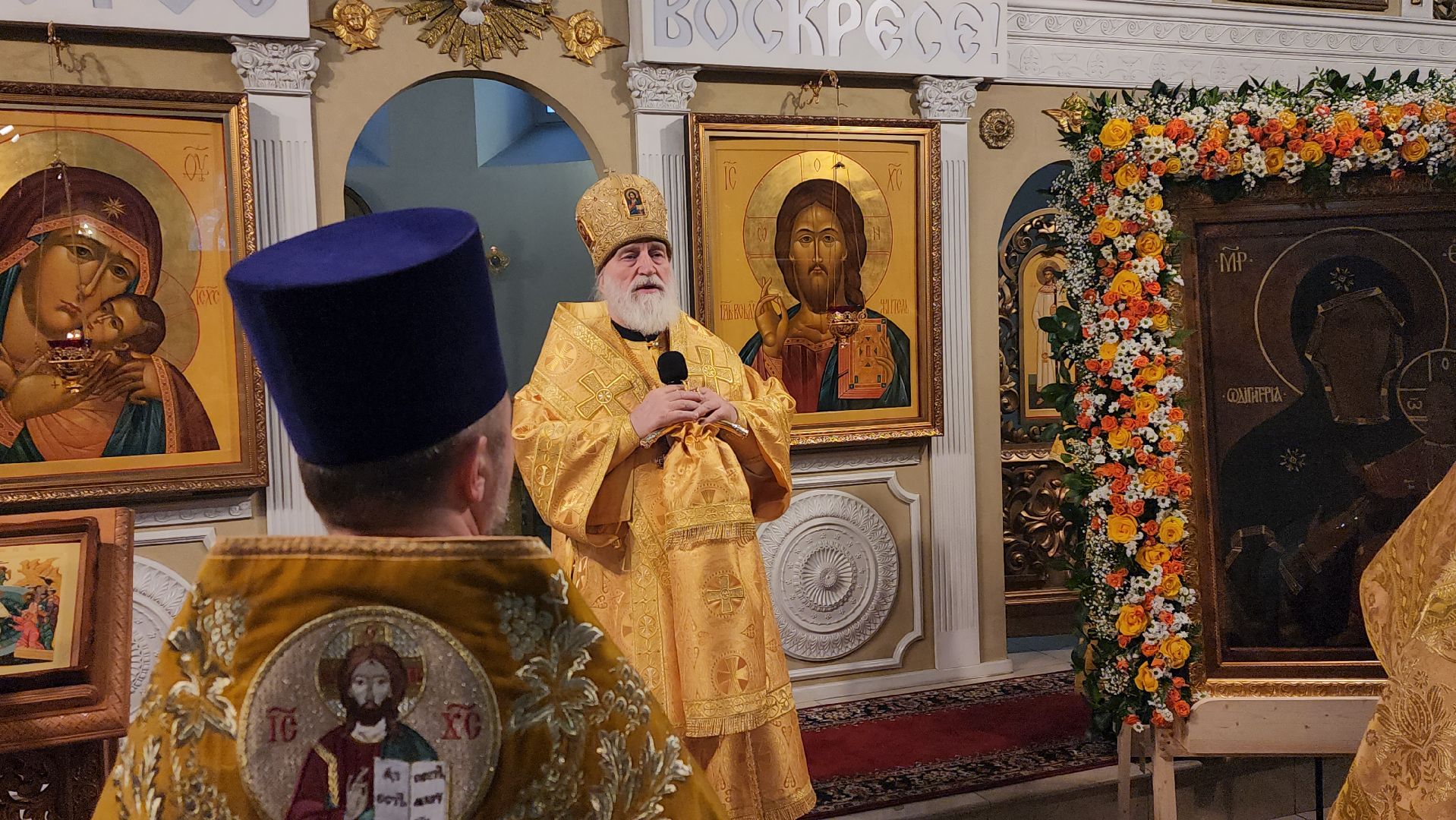 митрополит Крутицкий и Коломенский, Павел, храм Преображения, литургия, архиерей, Феодотьевская икона Божией Матери, аубакиров, Денисов,