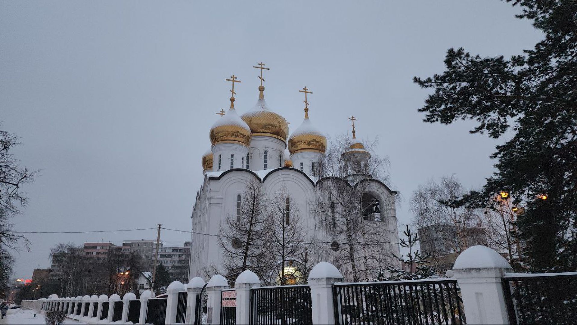 митрополит Крутицкий и Коломенский, Павел, храм Преображения, литургия, архиерей, Феодотьевская икона Божией Матери, аубакиров, Денисов,