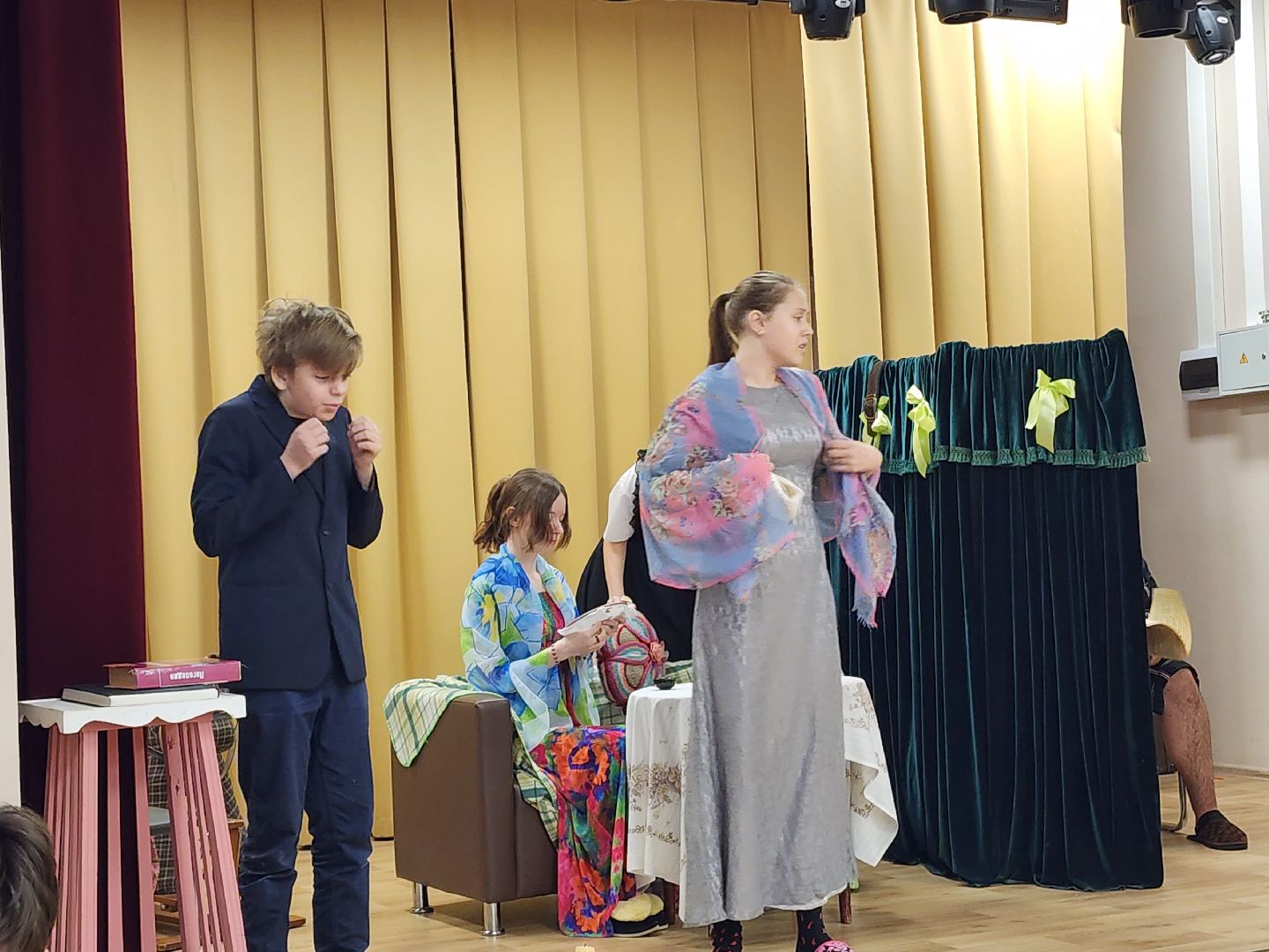 чехов, традиции,