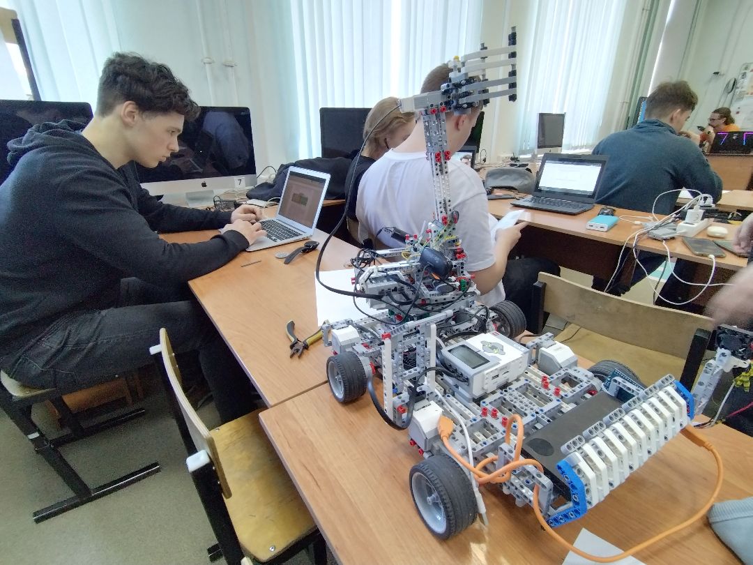 роботы, олимпиада, физика, Робофест, Мытищи