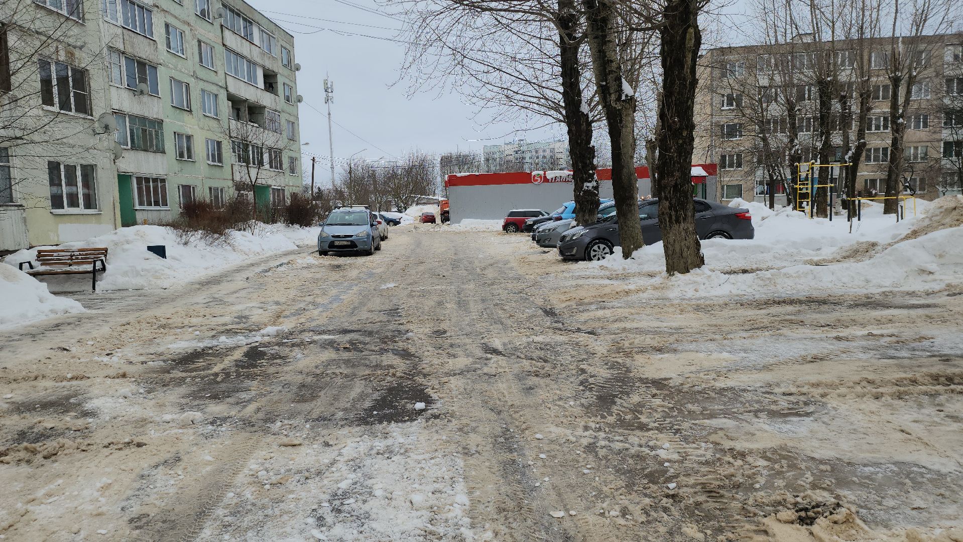 благоустойство, уборка дворов, уборка снега, коммунальная техника, коммунальщики, руза, рузский городской округ,