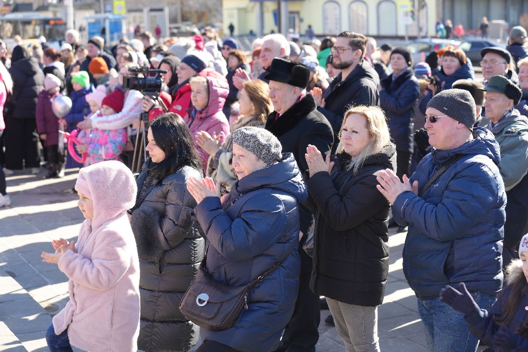Крымская весна, митинг, Дзержинский, праздник