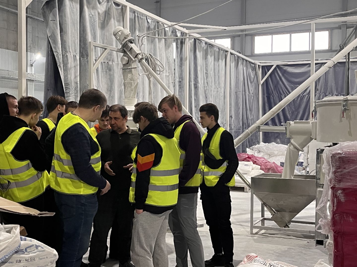 студенты, можайский техникум, завод, предприятие, экскурсии,
