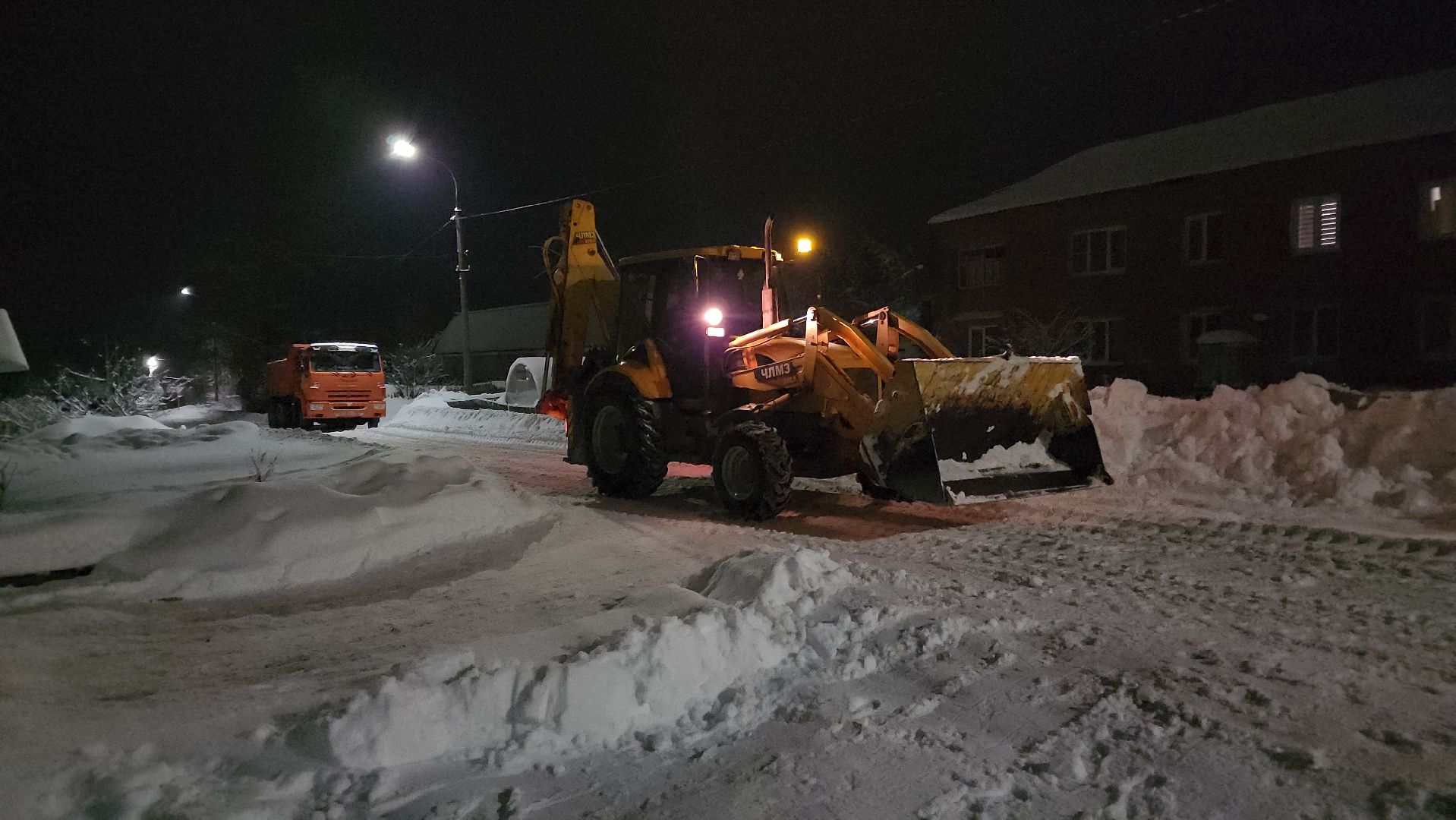 волоколамск, коммунальная техника, коммунальное хозяйство, коммунальные службы, коммунальщики, жкх, снег, снегоуборка, снегоуборочная техника,