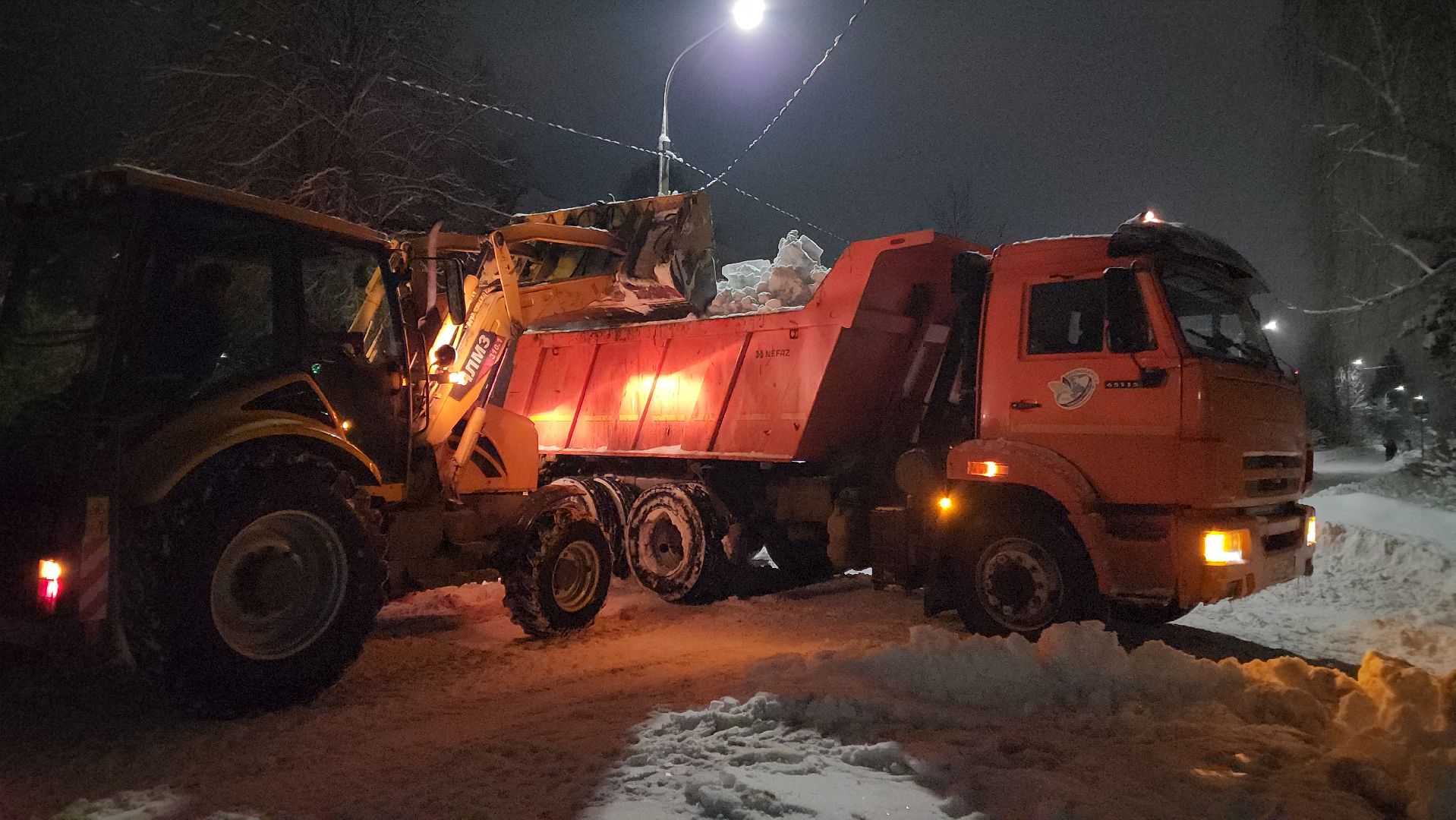 волоколамск, коммунальная техника, коммунальное хозяйство, коммунальные службы, коммунальщики, жкх, снег, снегоуборка, снегоуборочная техника,