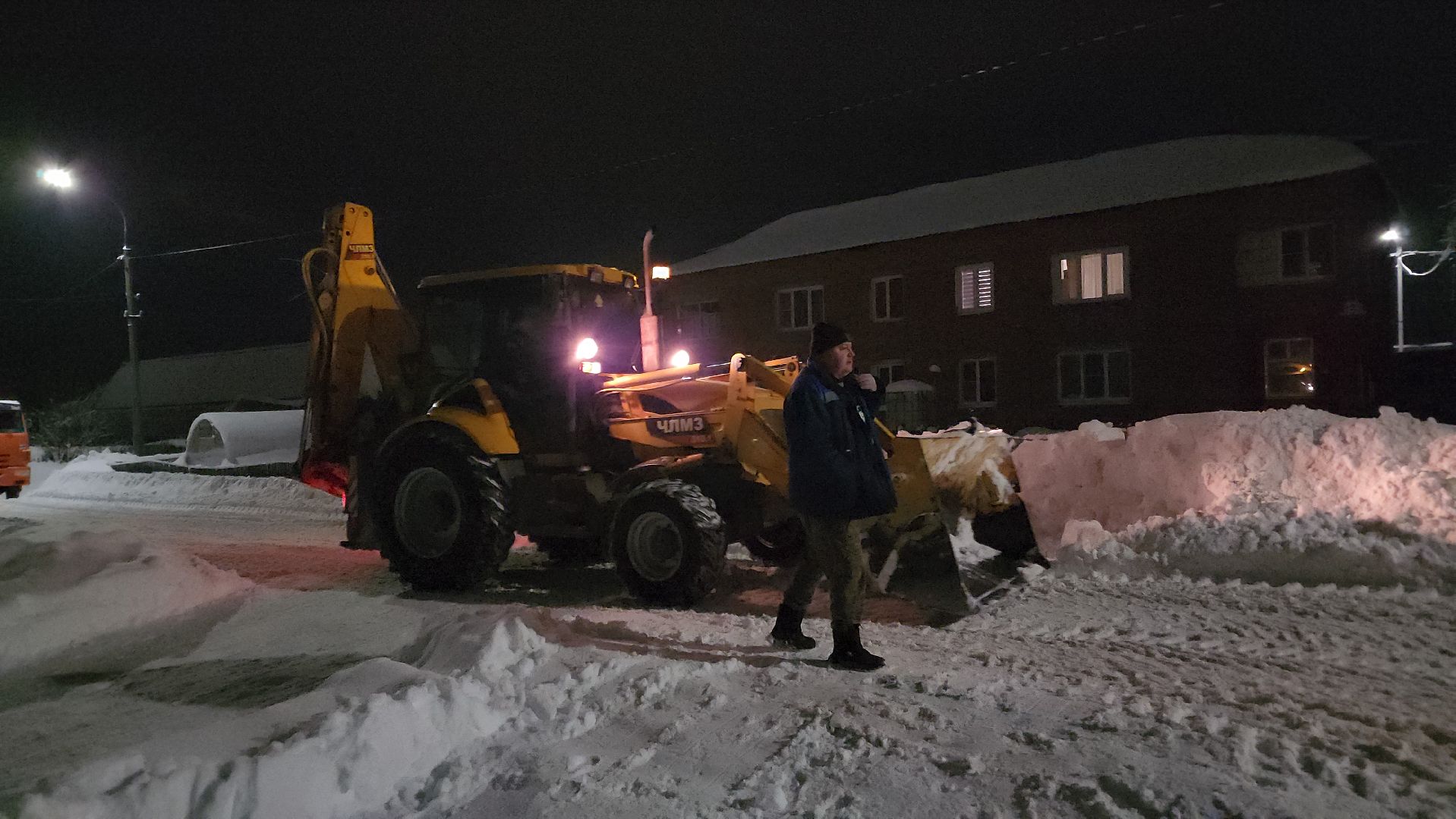 волоколамск, коммунальная техника, коммунальное хозяйство, коммунальные службы, коммунальщики, жкх, снег, снегоуборка, снегоуборочная техника,