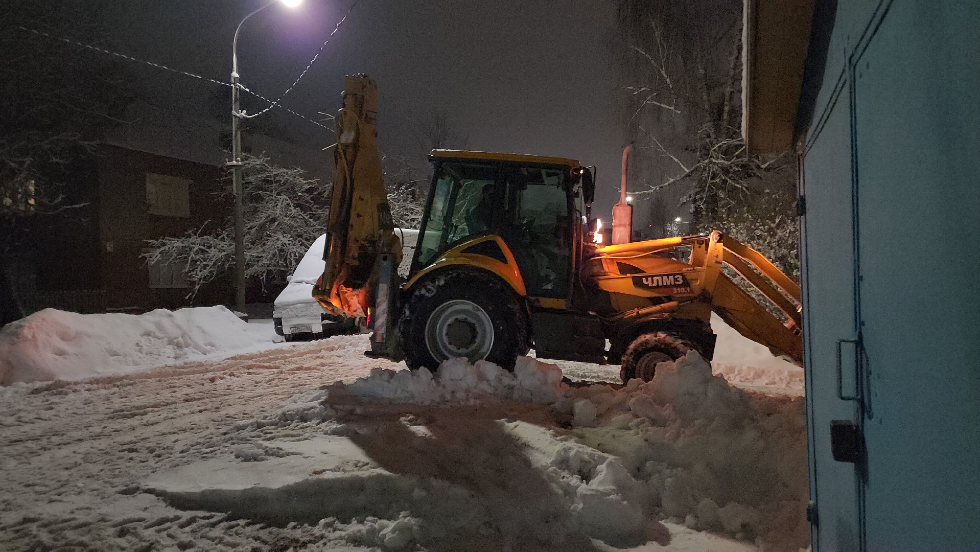 волоколамск, коммунальная техника, коммунальное хозяйство, коммунальные службы, коммунальщики, жкх, снег, снегоуборка, снегоуборочная техника,