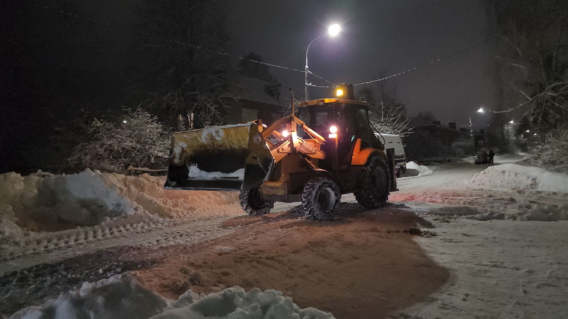 волоколамск, коммунальная техника, коммунальное хозяйство, коммунальные службы, коммунальщики, жкх, снег, снегоуборка, снегоуборочная техника,