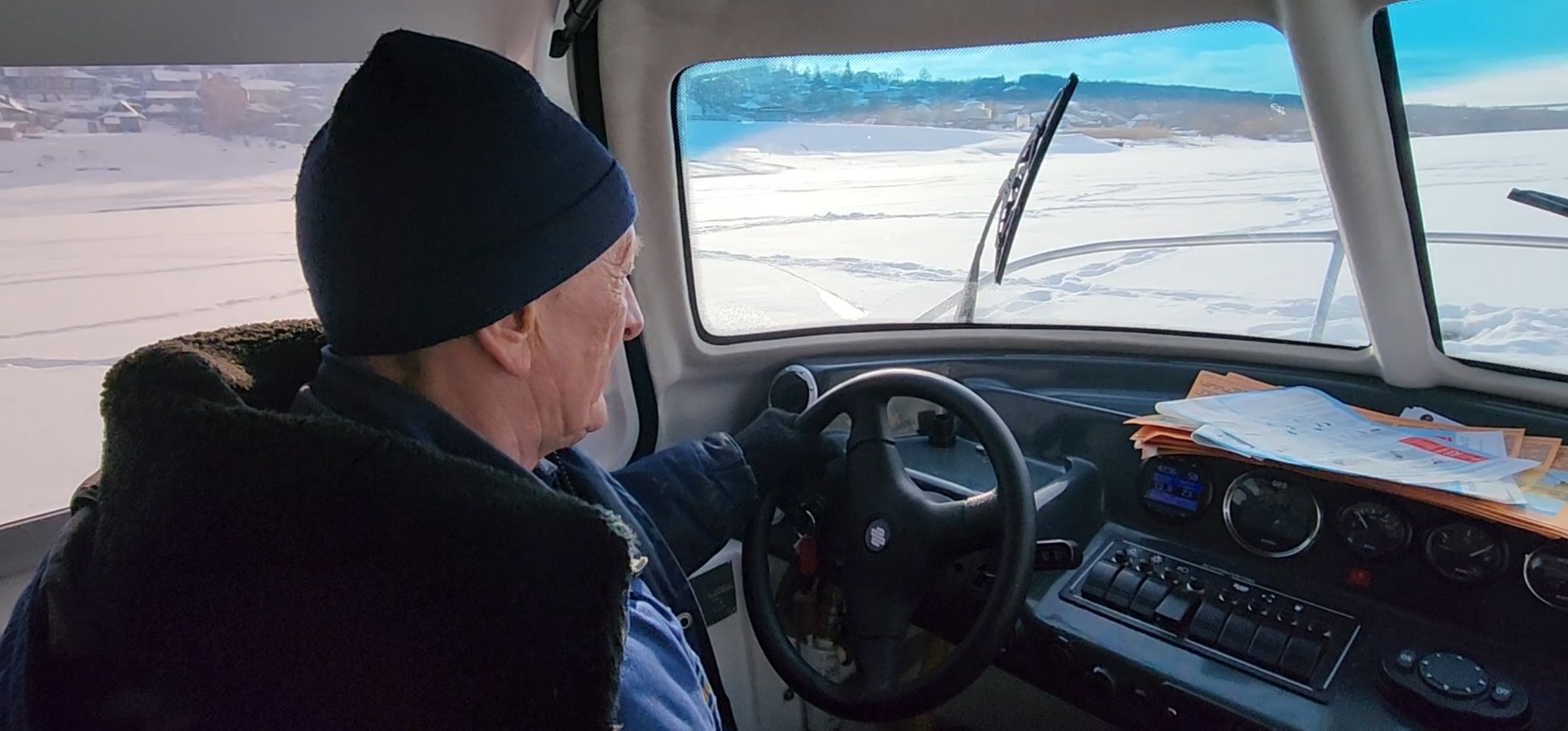 кашира, водно-спасательная станция, спасатели, судно на воздушной подушке, Ока, рыбаки, зимняя рыбалка, безопасность на льду,