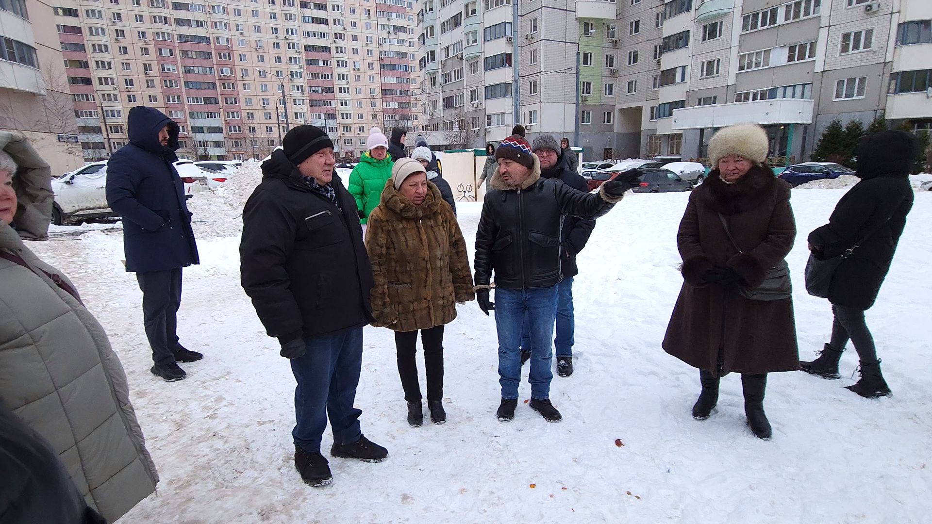 благоустройство, парковки, схемы движения во дворах, знаки, контейнерные площадки,