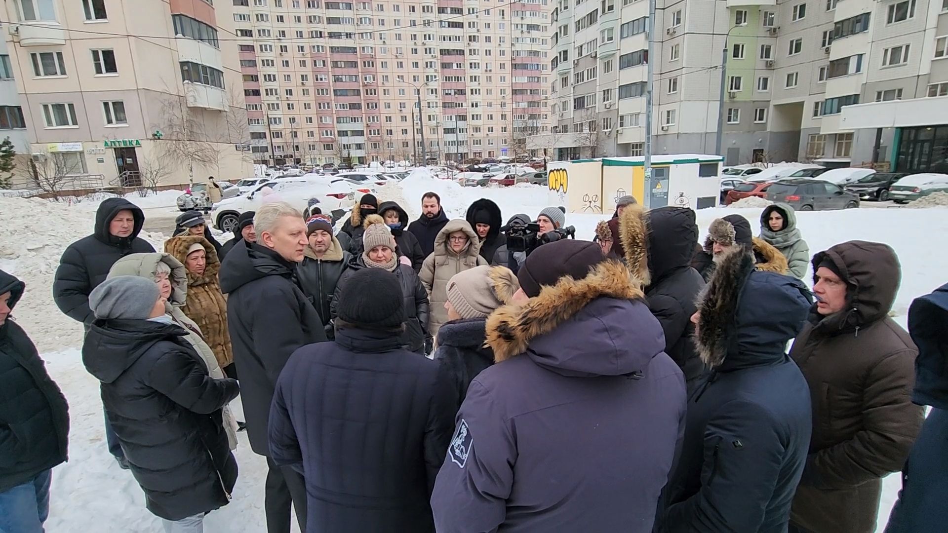 благоустройство, парковки, схемы движения во дворах, знаки, контейнерные площадки,