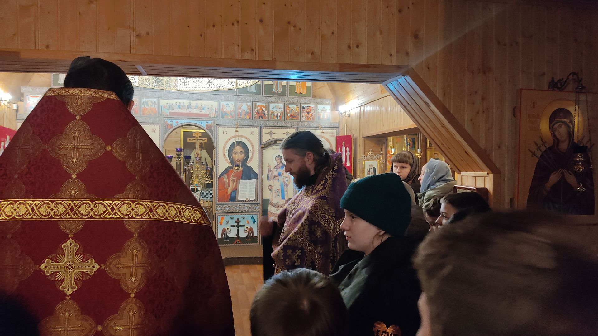 Лобня, гуманитарнаяпомощь, благочиние