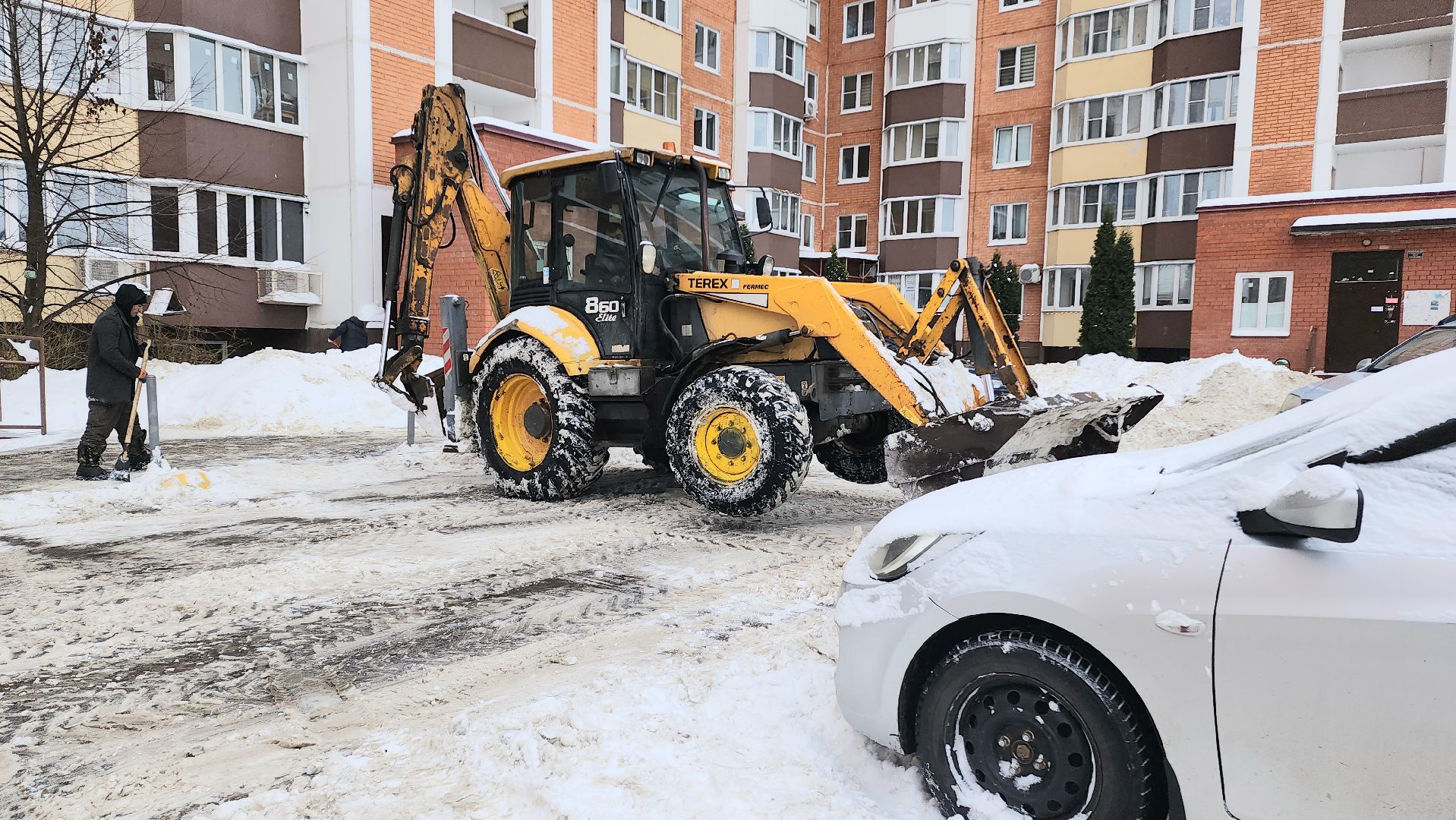 ЖКХ, УК Гюнай, микрорайон Западный, Домодедово, Уборка снега, Снежная каша, дворник, Снегоуборочная техника,