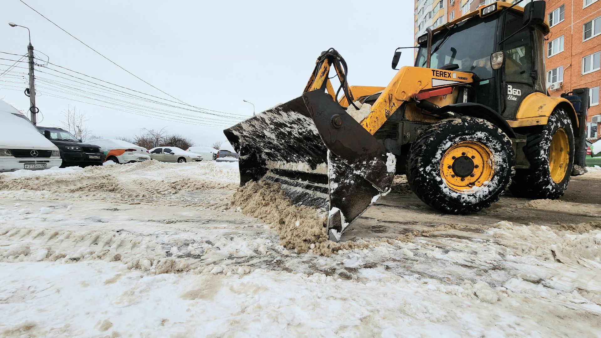 ЖКХ, УК Гюнай, микрорайон Западный, Домодедово, Уборка снега, Снежная каша, дворник, Снегоуборочная техника,