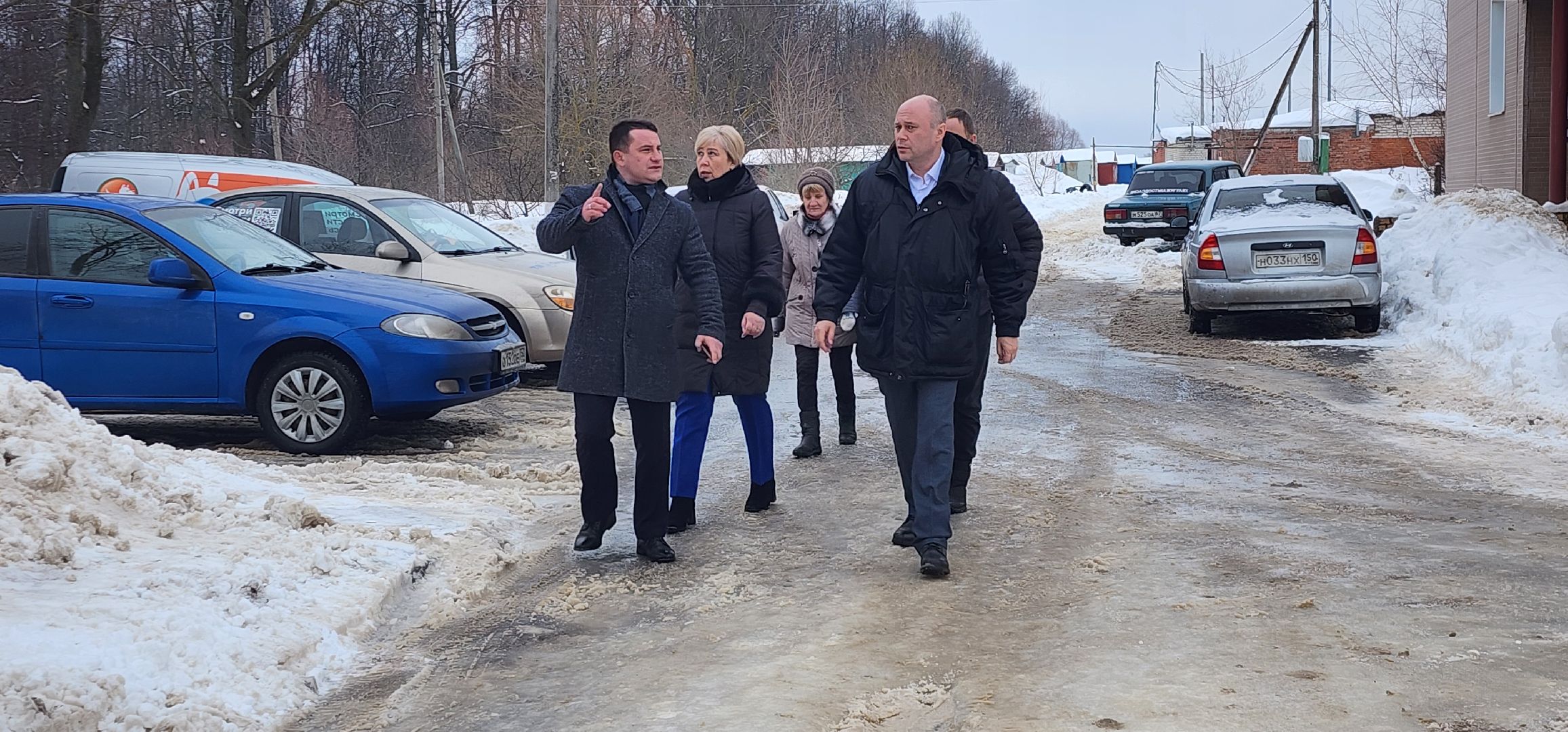 сосульки на крышах, село Вельяминово, Домодедово, уборка снега,