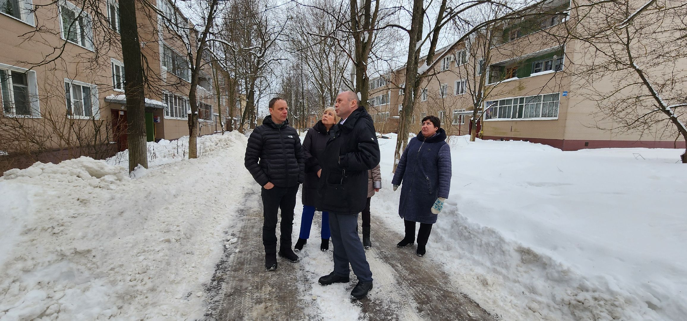 сосульки на крышах, село Вельяминово, Домодедово, уборка снега,