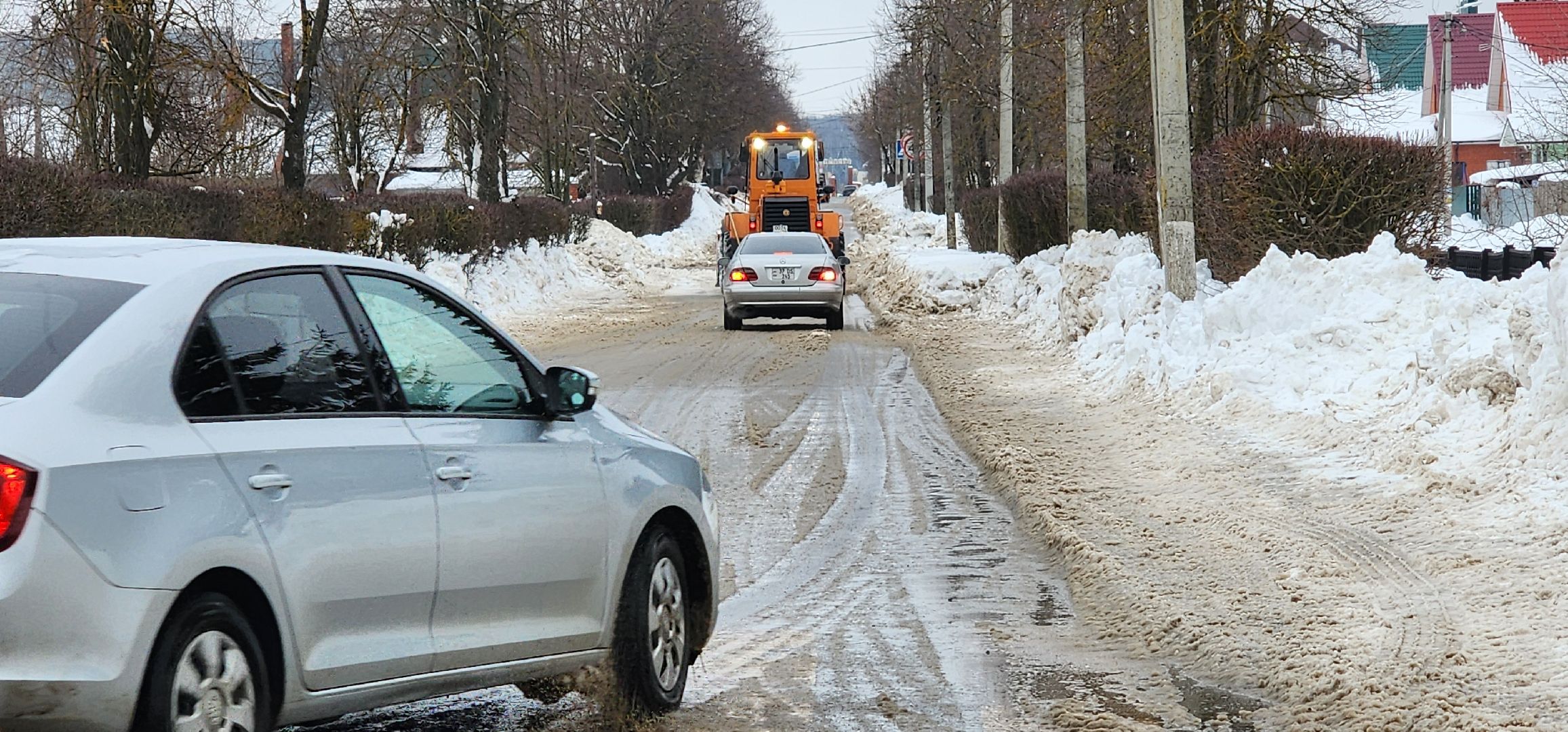 сосульки на крышах, село Вельяминово, Домодедово, уборка снега,