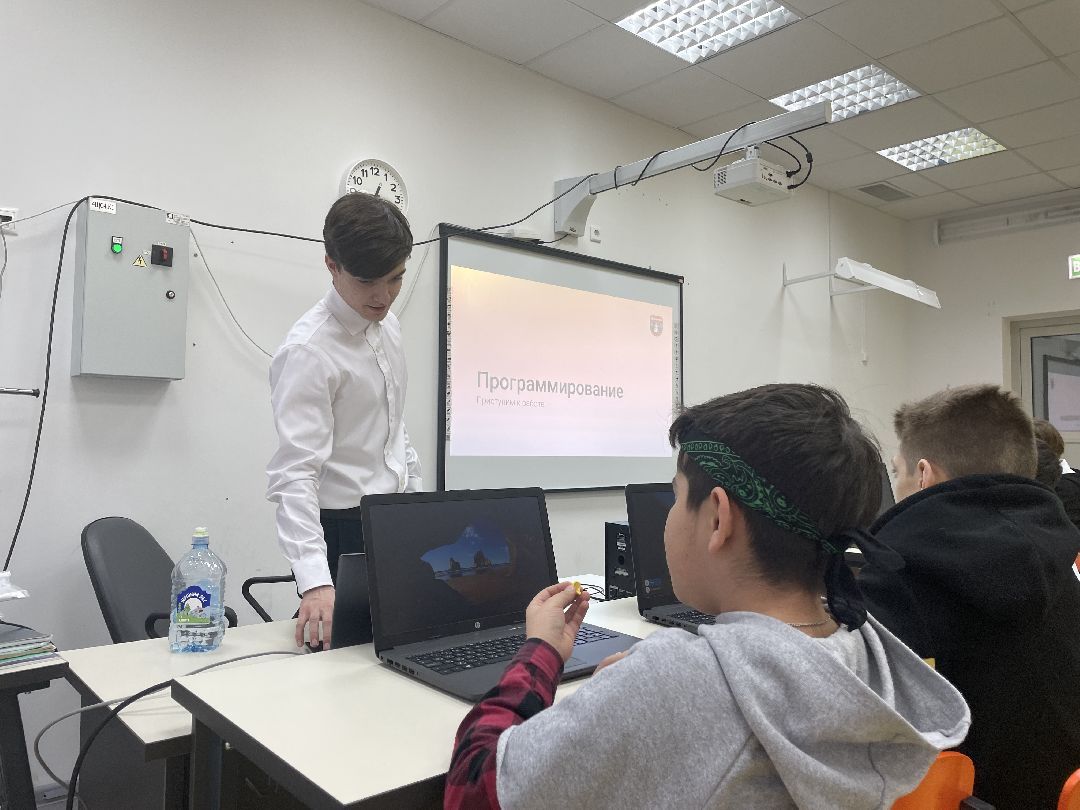 Техношкола, преподаватель