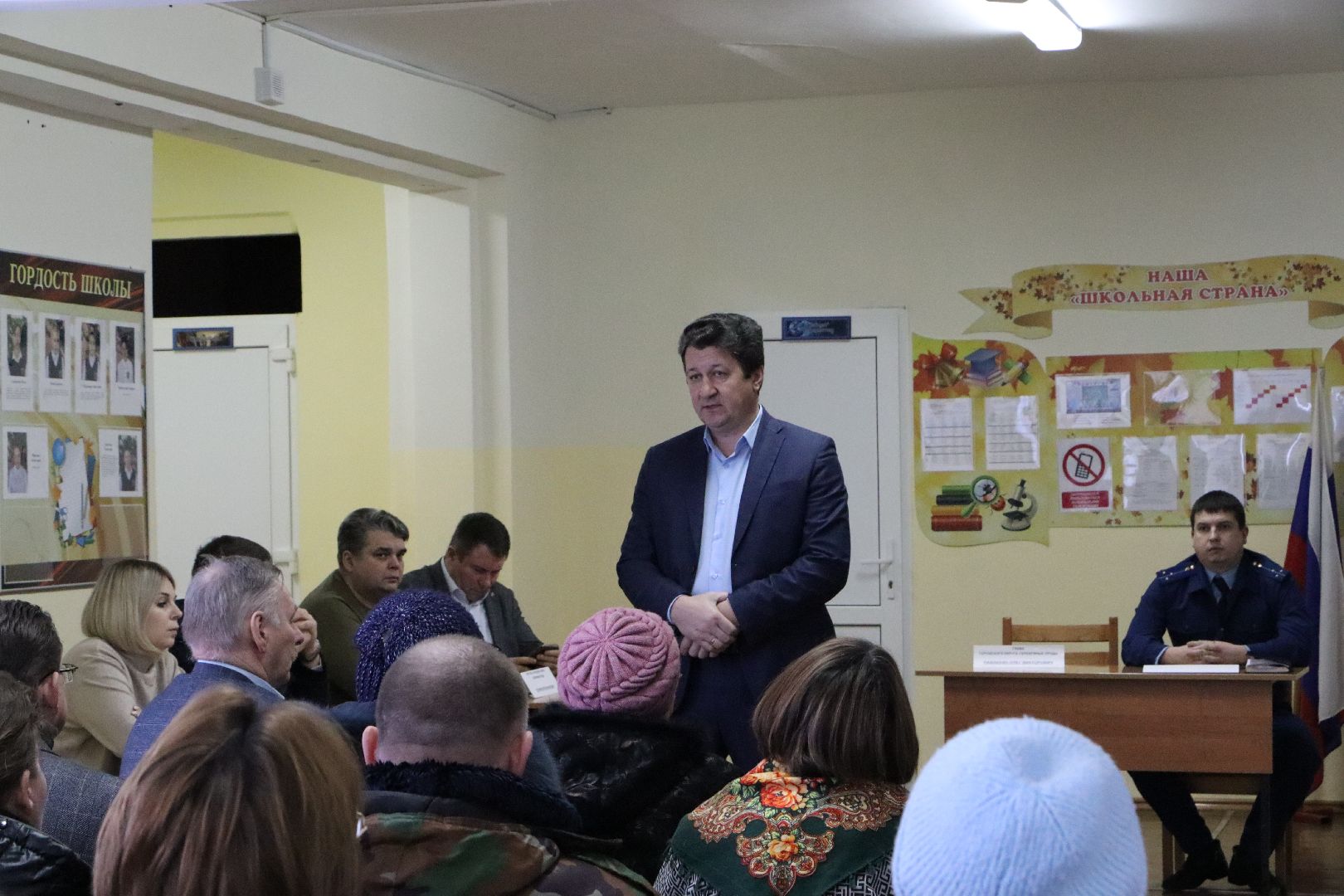 Поселок Дмитриевский, Серебряные Пруды, выездная администрация, доступная власть,