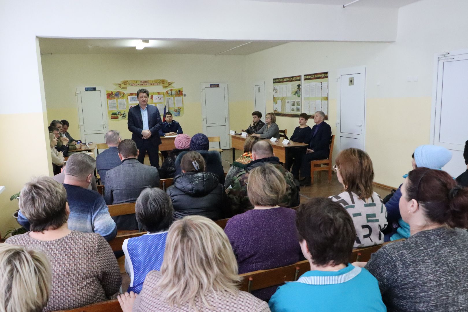 Поселок Дмитриевский, Серебряные Пруды, выездная администрация, доступная власть,