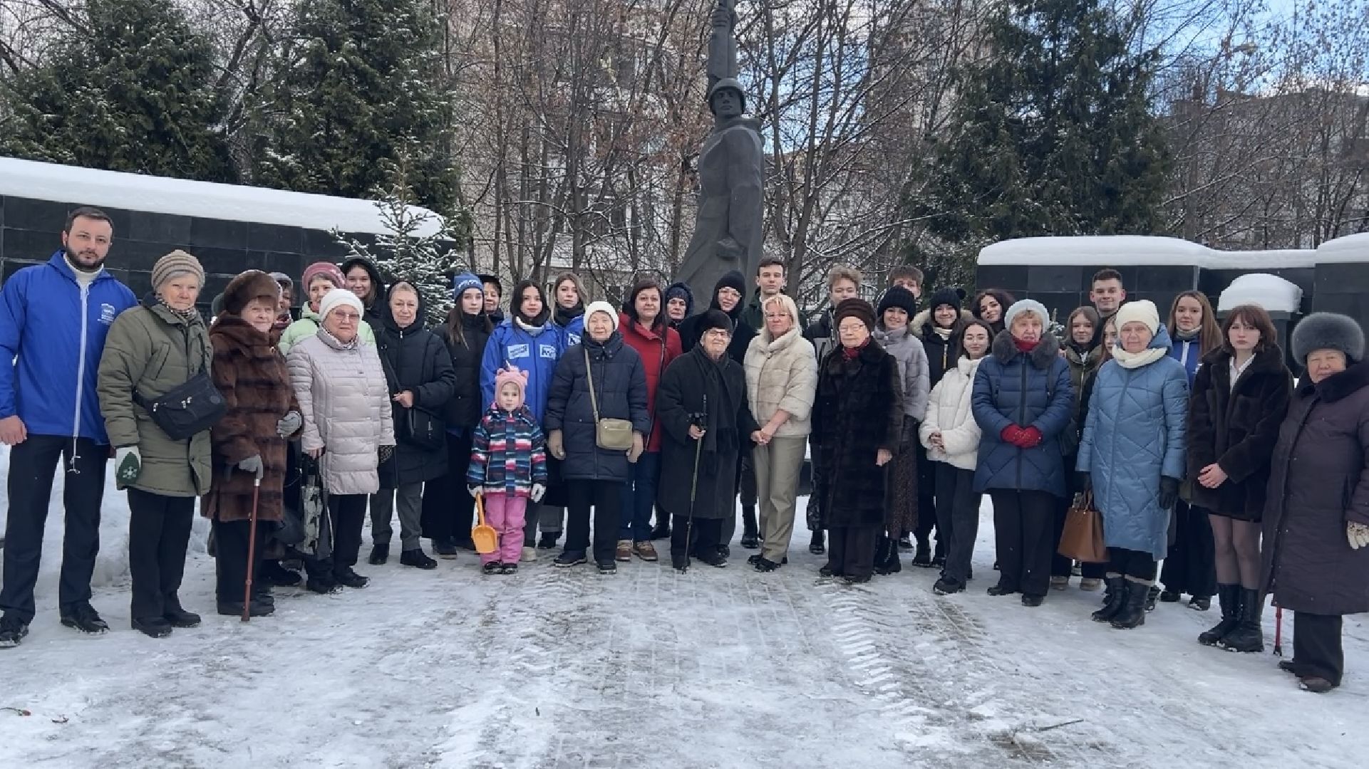 химки, памятник, возложение цветов, сталинградская битва, акция памяти, общество,