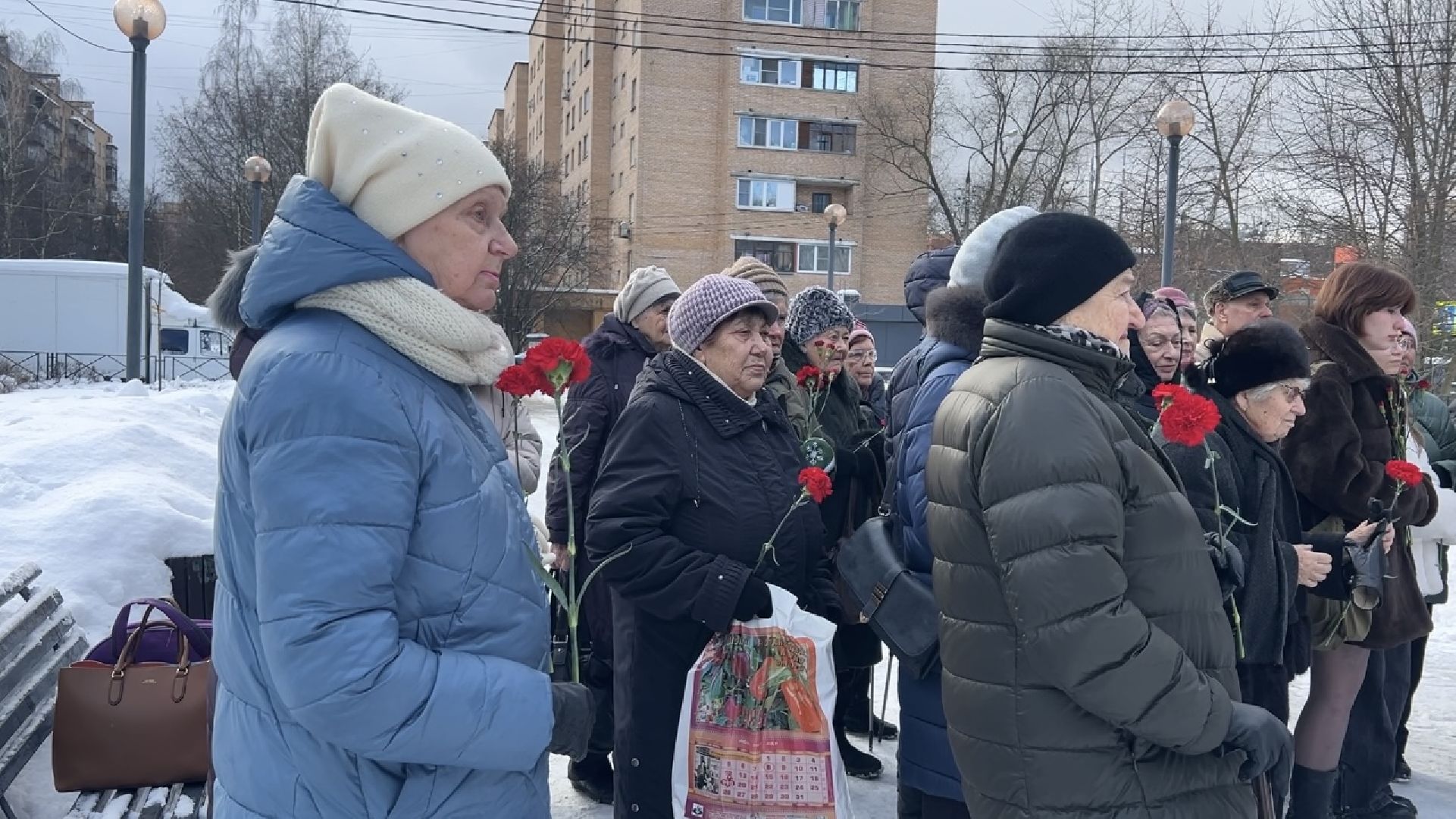 химки, памятник, возложение цветов, сталинградская битва, акция памяти, общество,