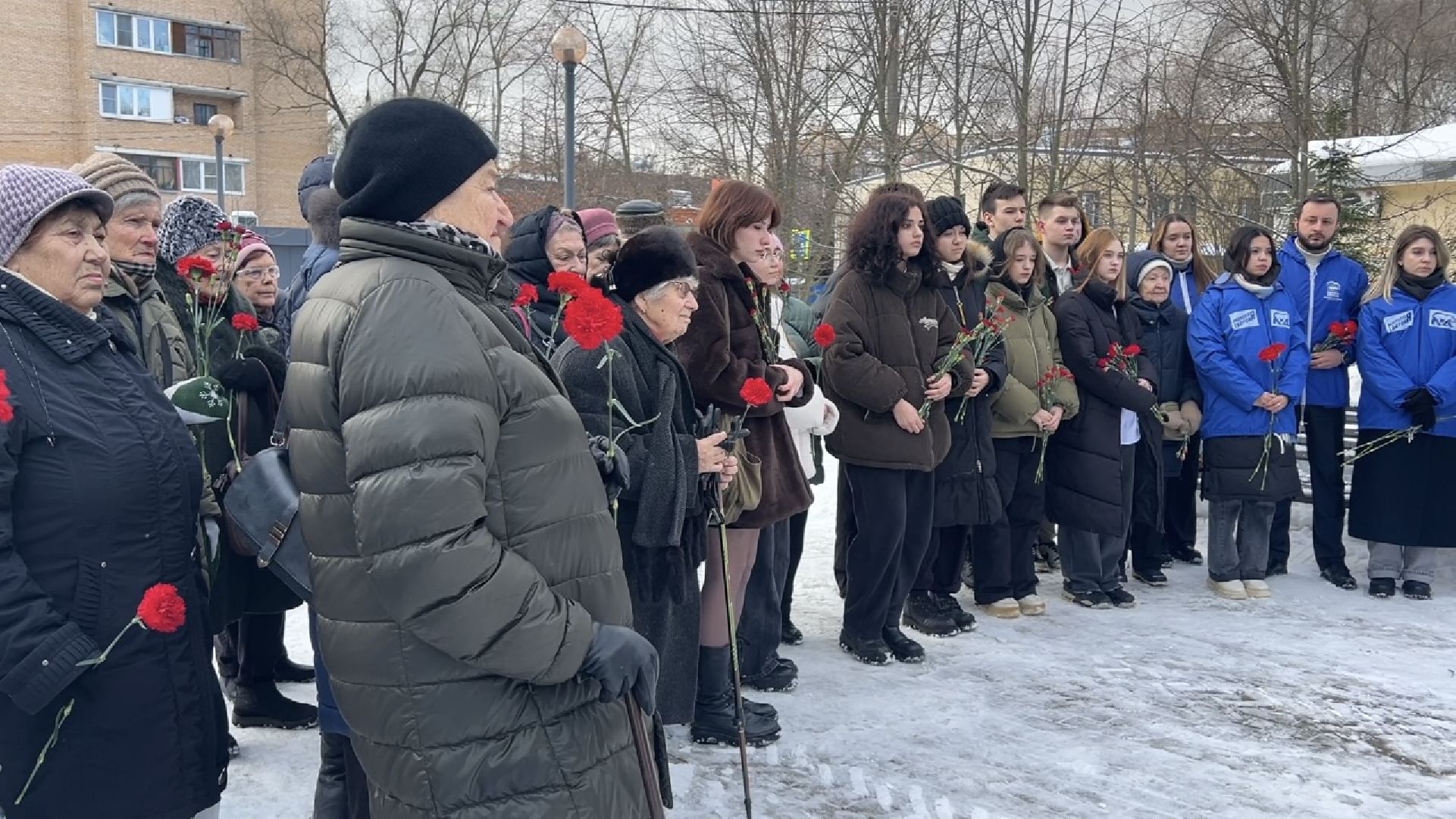 химки, памятник, возложение цветов, сталинградская битва, акция памяти, общество,