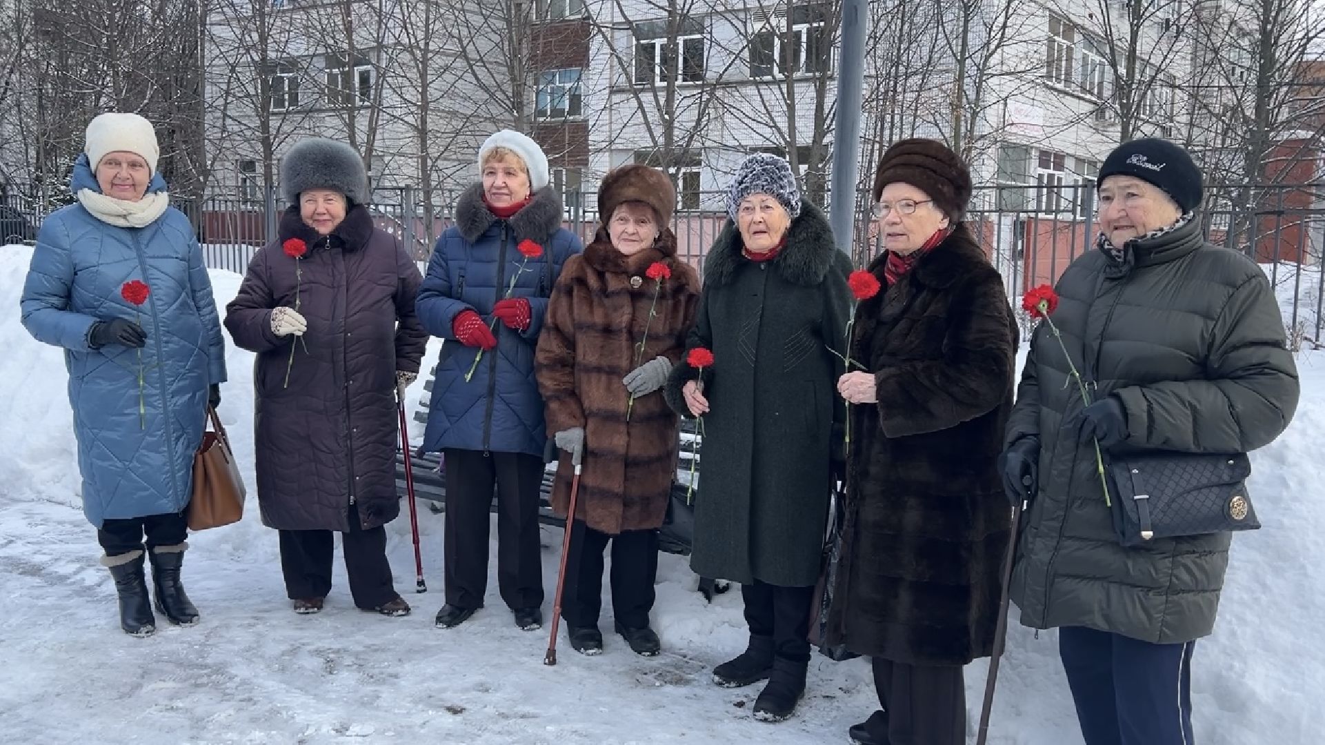 химки, памятник, возложение цветов, сталинградская битва, акция памяти, общество,