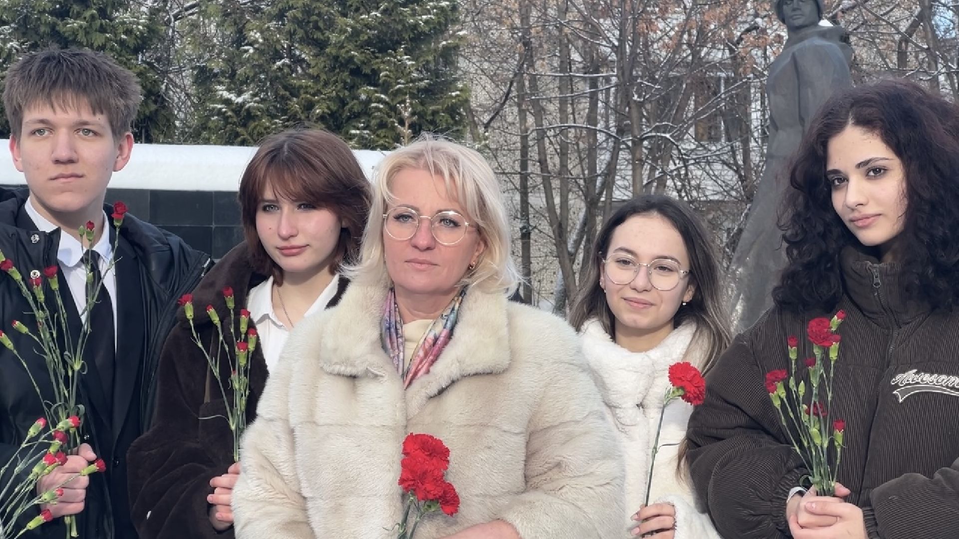 химки, памятник, возложение цветов, сталинградская битва, акция памяти, общество,