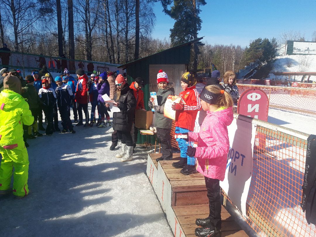 стадион, снег, детский спорт,