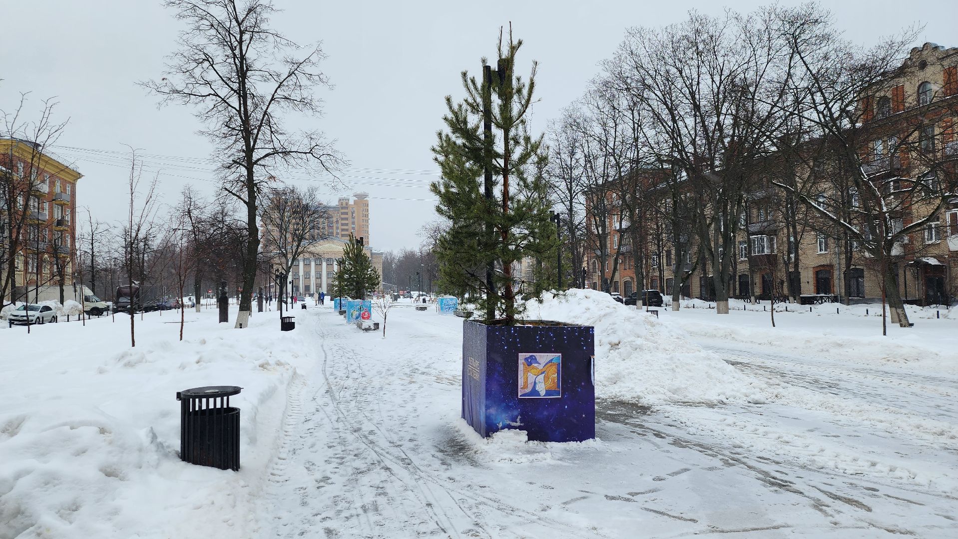 новый год, бульвар Маяковского, елка, улица Фрунзе, Дед Мороз, гирлянды, МБУ Городское хозяйство,сквер 28 квартал,
